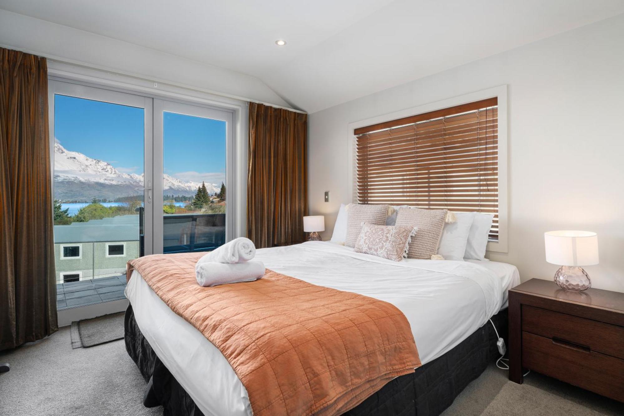 Lakefront Living - 4 Bedrm Apartment Alpine Vilage Queenstown Exterior foto