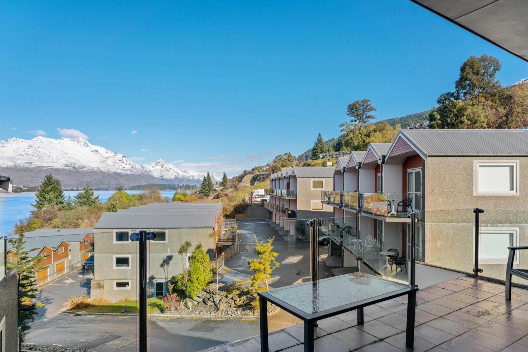 Lakefront Living - 4 Bedrm Apartment Alpine Vilage Queenstown Exterior foto